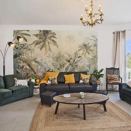Les Aralias Villa *